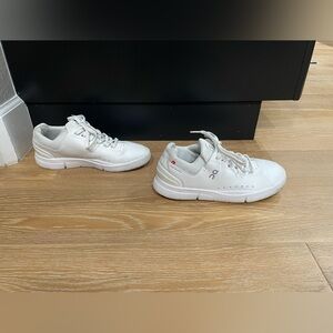 On Cloud Roger Advantage women’s size 8.5